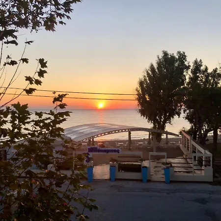 Chloe's Sunrise Beach House
