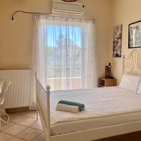 Chloe's Sunrise Beach House Holiday home *